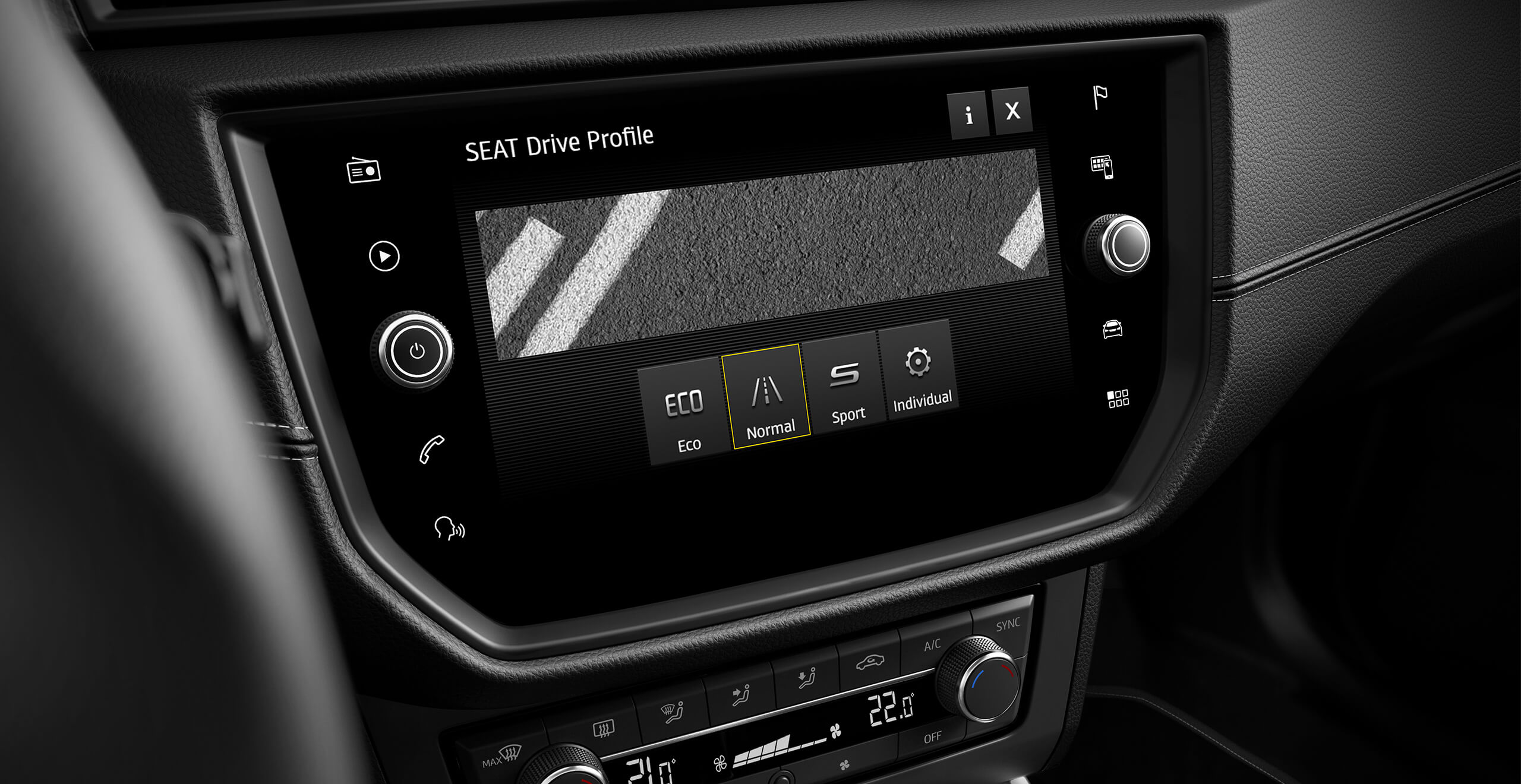 SEAT Arona braukšanas profila tehnoloģija.  Attēlota konsole ar stingrāku balstiekārtu, Sport, Eco režīmi