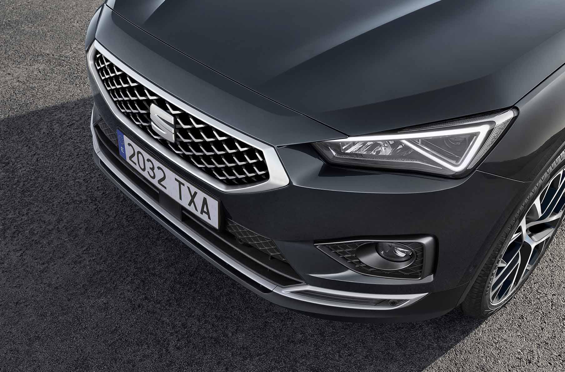 Jaunā SEAT Tarraco XPERIENCE dzinēja pārsega dizains un priekšējais režģis