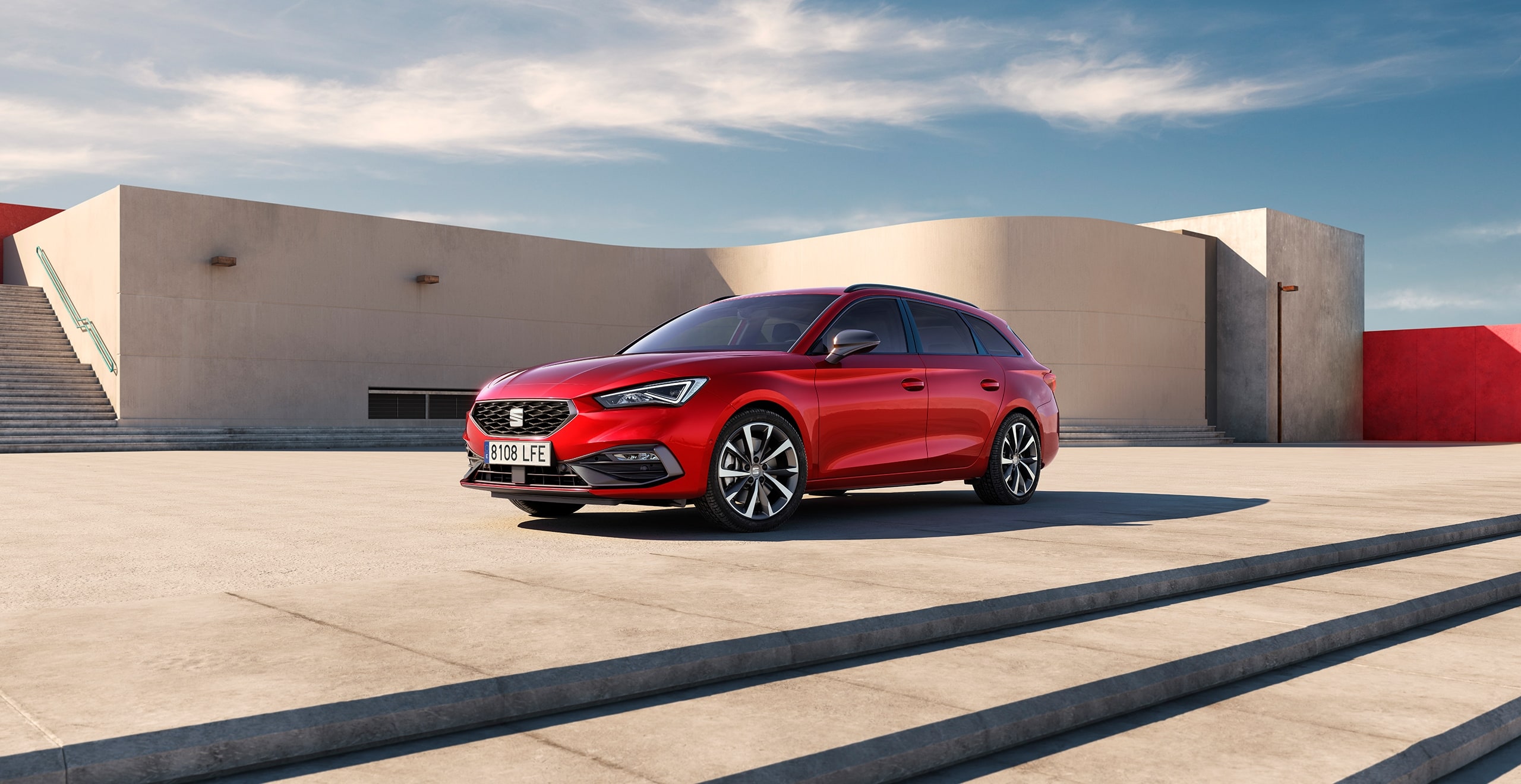 SEAT Leon sportstourer 2020 fr front angle