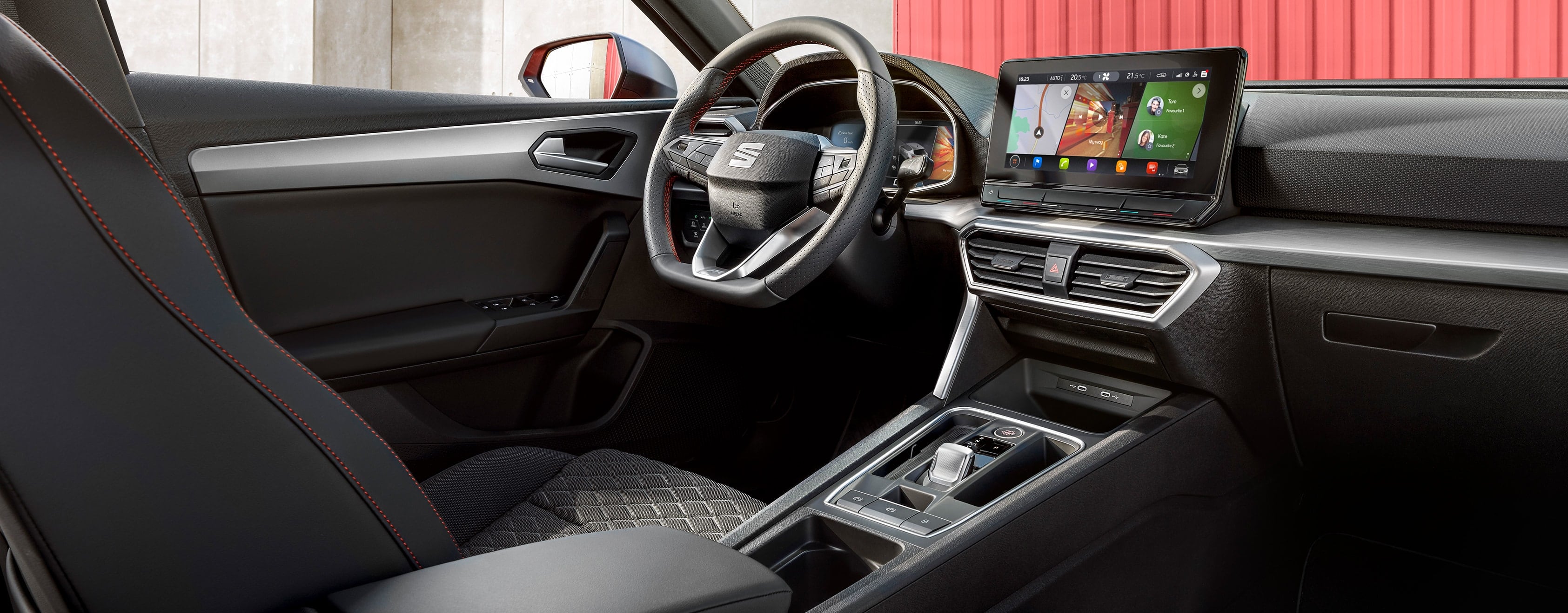 SEAT Leon 2020 technology features 10 inch navi system close up