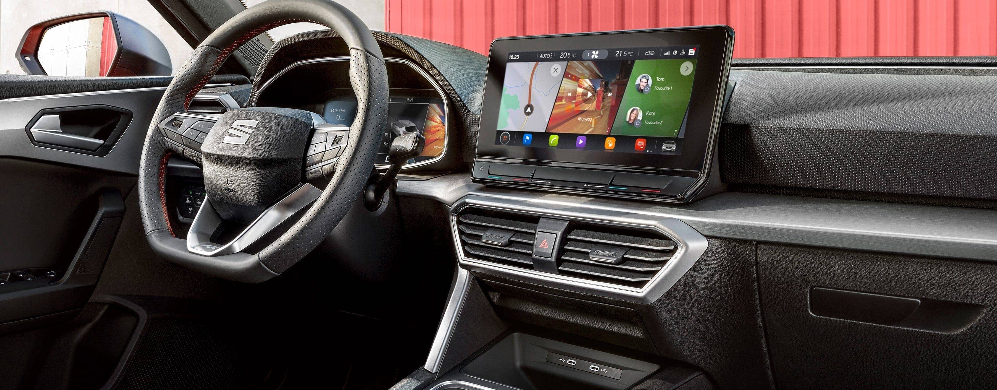 SEAT Leon sportstourer 2020 technology features 10 inch navi system with touchslider